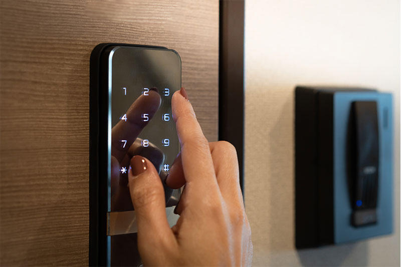 keyless entry and smart lock vacation rental technology